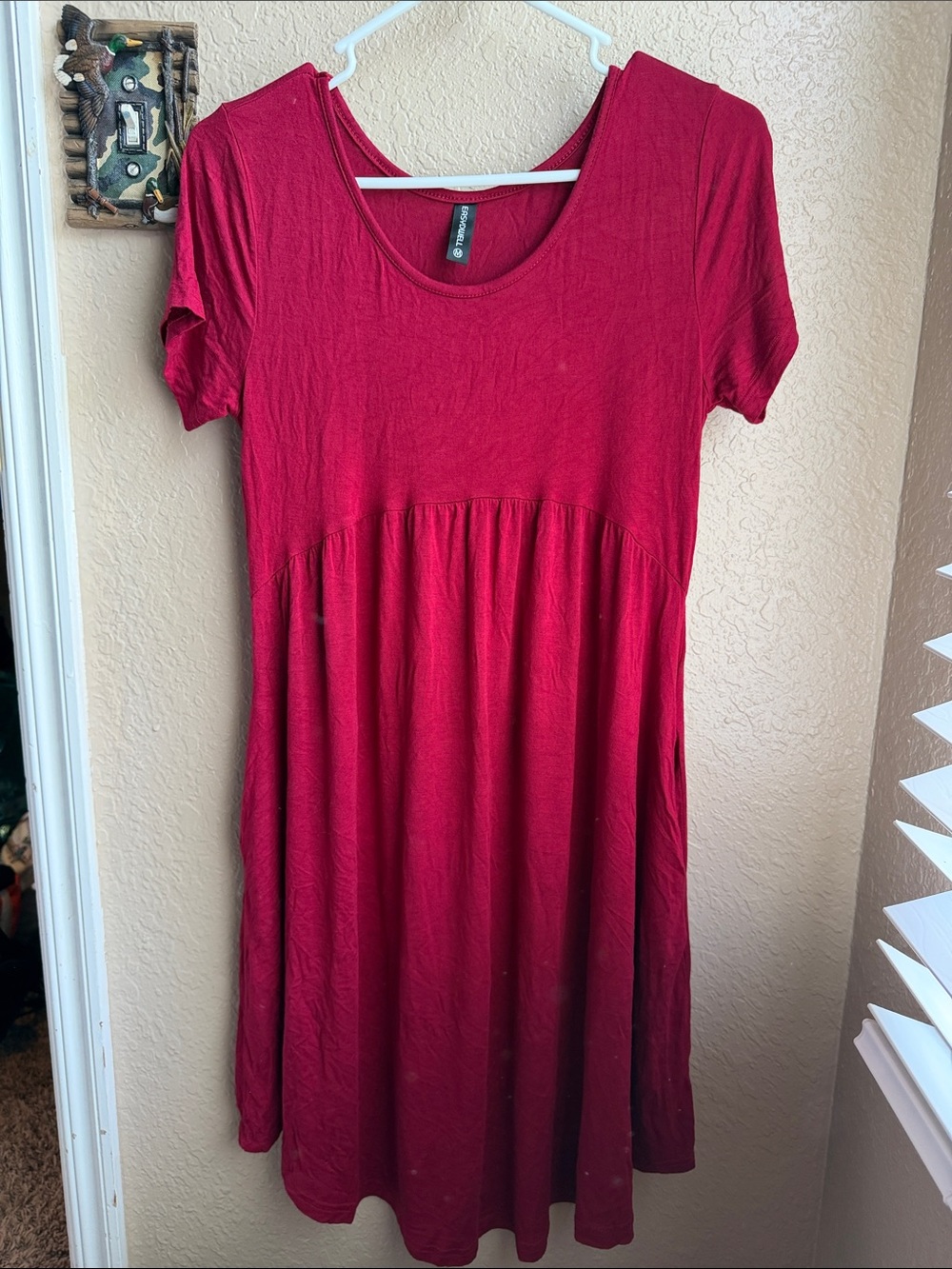 Casual Scoop-Neck Maxi Dress in Wine Red